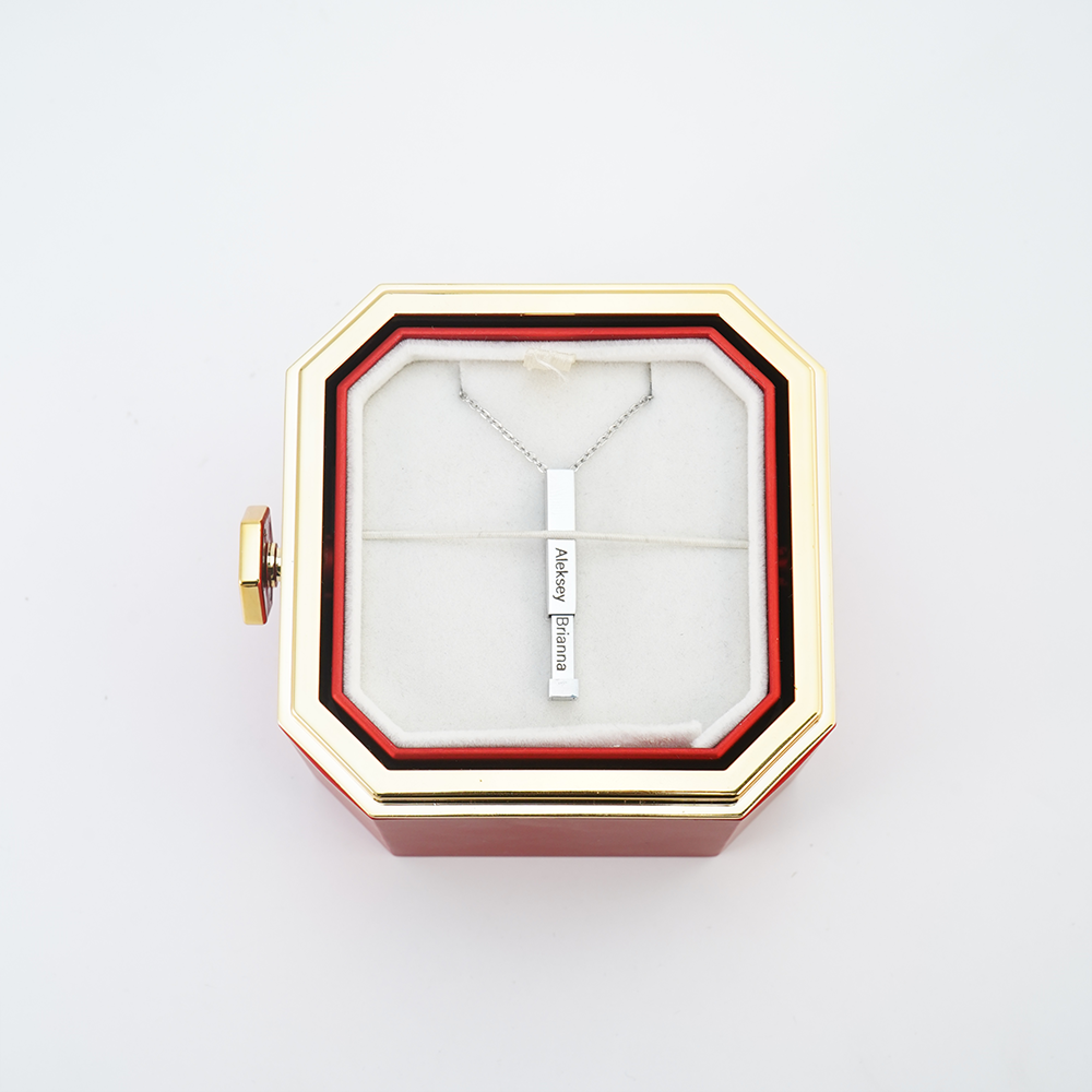 Forever Love - Eternal Rose Box Pillar necklace